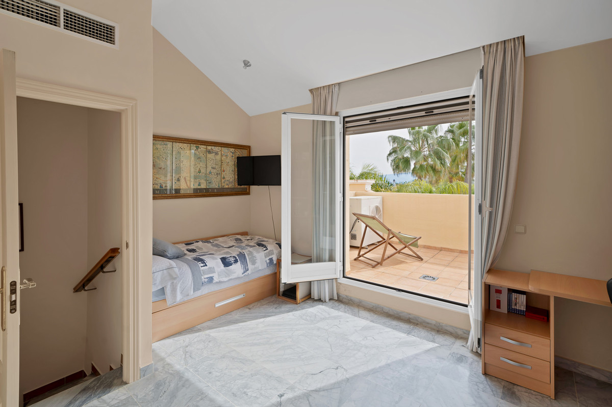 Semi-Vrijstaande Villa in Bahía de Marbella-28