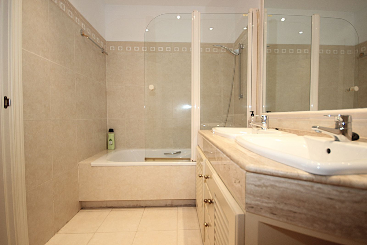 Huis te koop in Bahía de Marbella | 3 slaapkamers H5078884