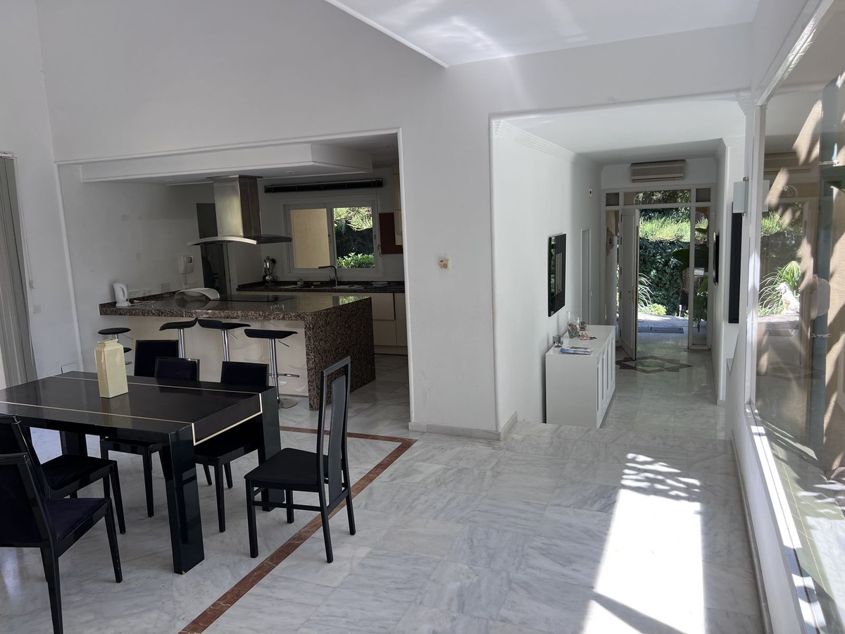 Huis te koop in Bahía de Marbella | 4 slaapkamers H5251417