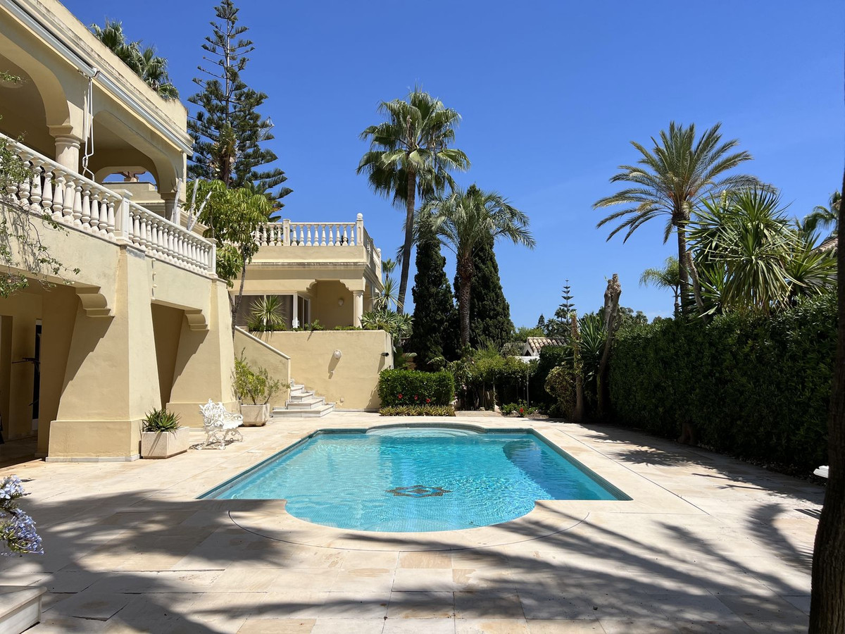 Huis te koop in Bahía de Marbella | 4 slaapkamers H5251417