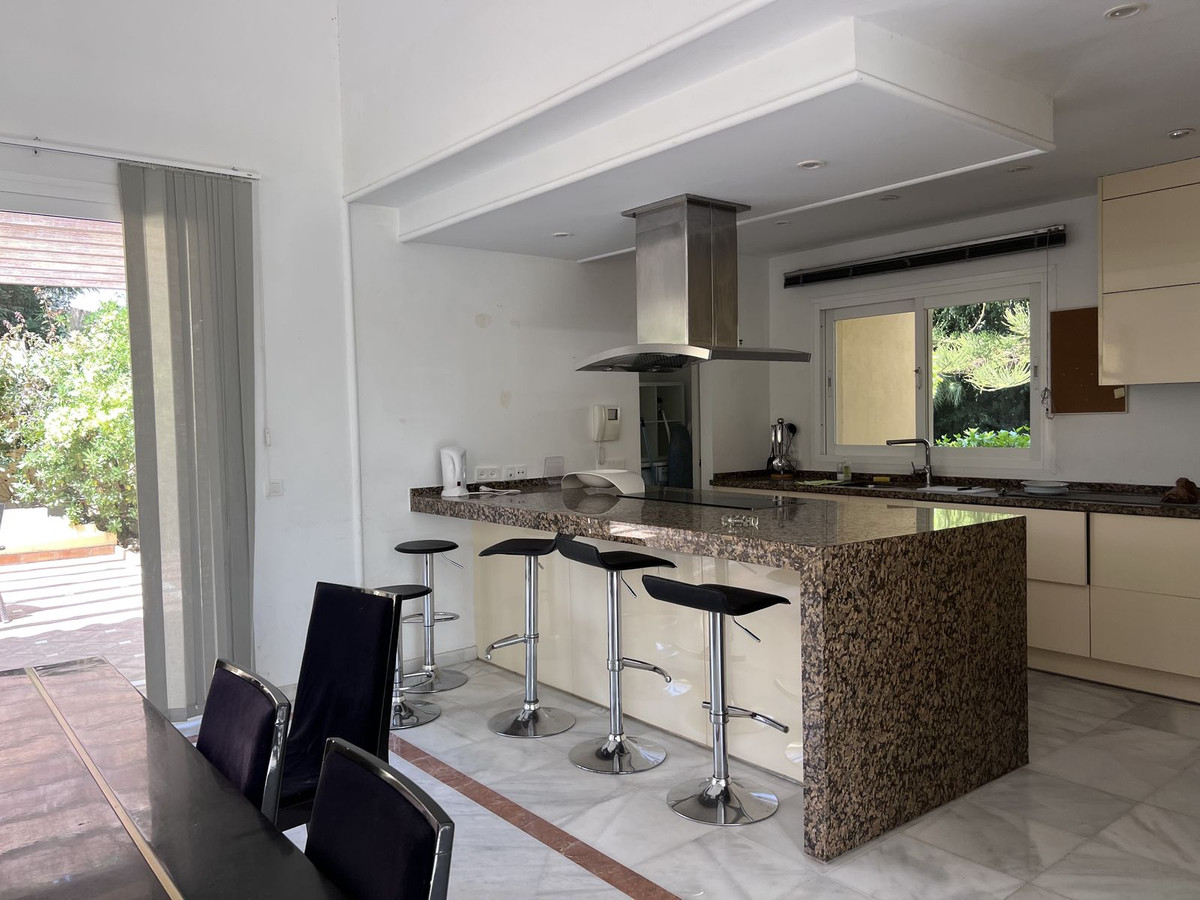 Huis te koop in Bahía de Marbella | 4 slaapkamers H5251417