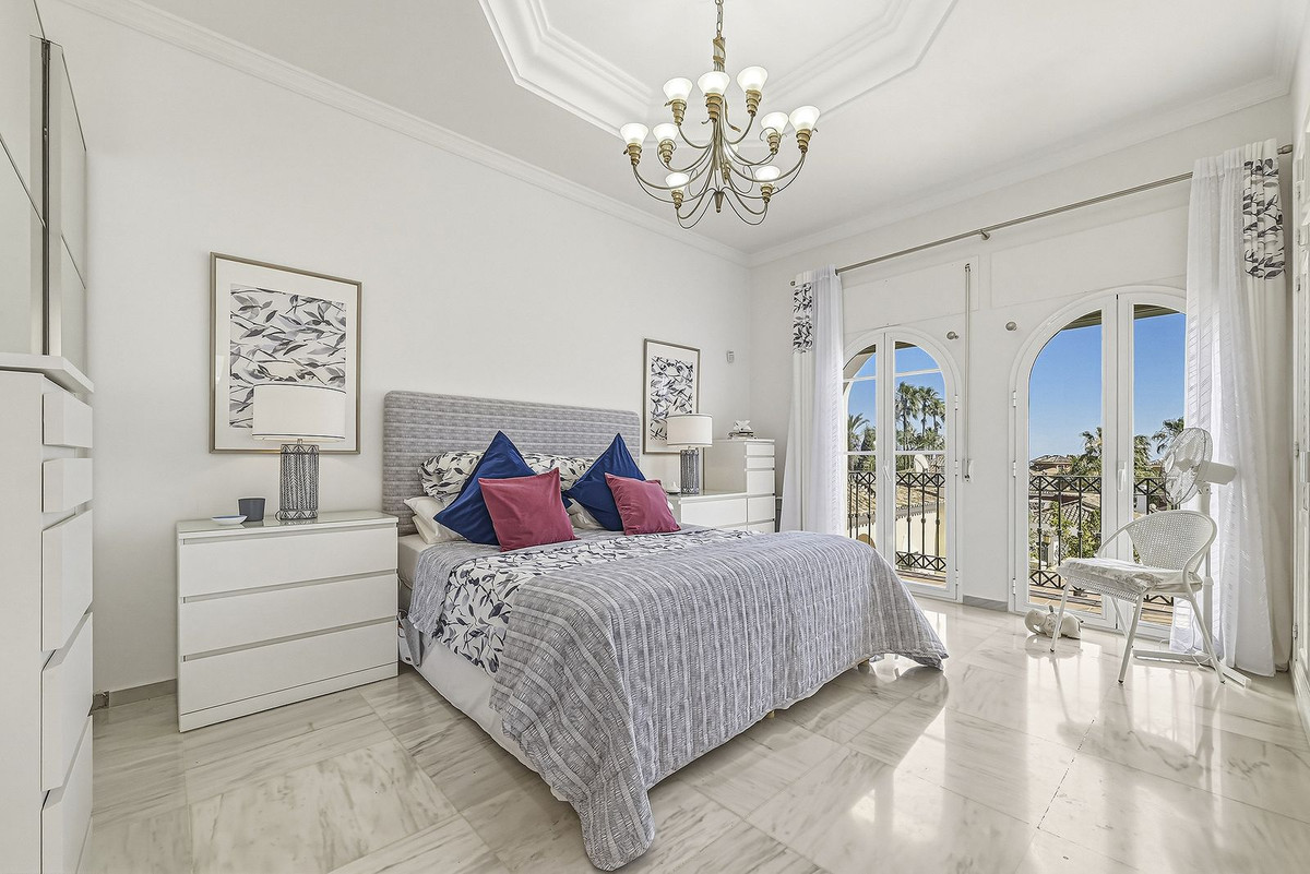 Huis te koop in Bahía de Marbella | 3 slaapkamers H5397595