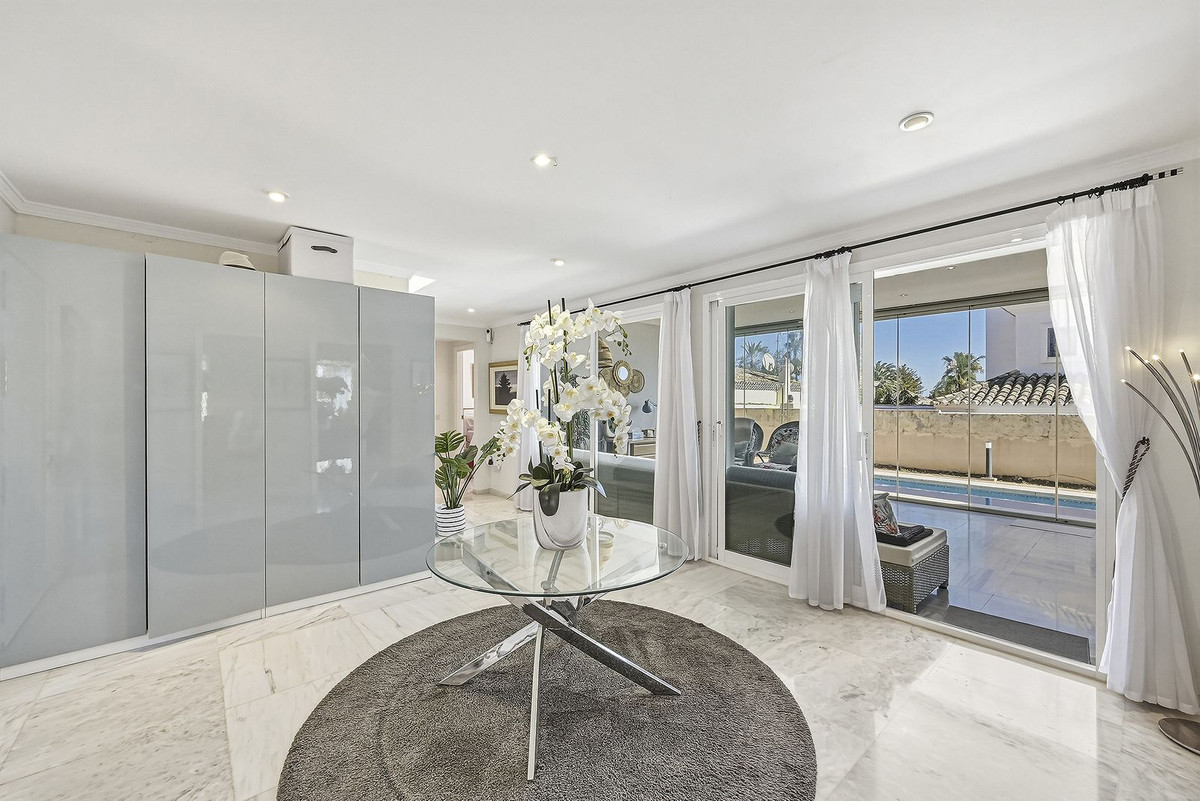 Huis te koop in Bahía de Marbella | 3 slaapkamers H5397595