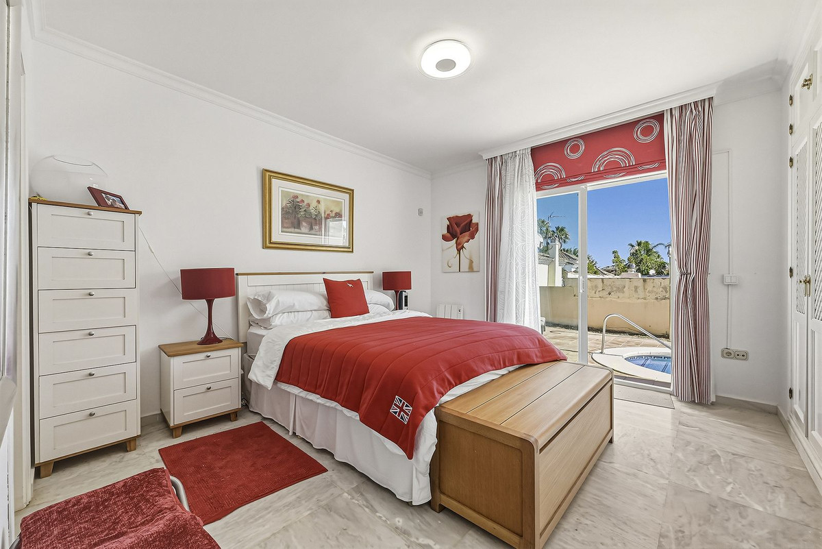 Huis te koop in Bahía de Marbella | 3 slaapkamers H5397595