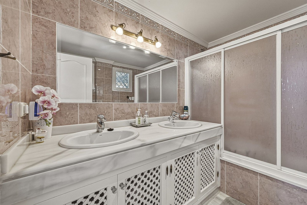 Huis te koop in Bahía de Marbella | 3 slaapkamers H5397595