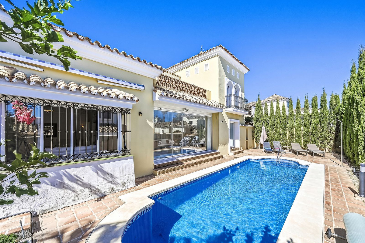 Huis te koop in Bahía de Marbella | 3 slaapkamers H5397595