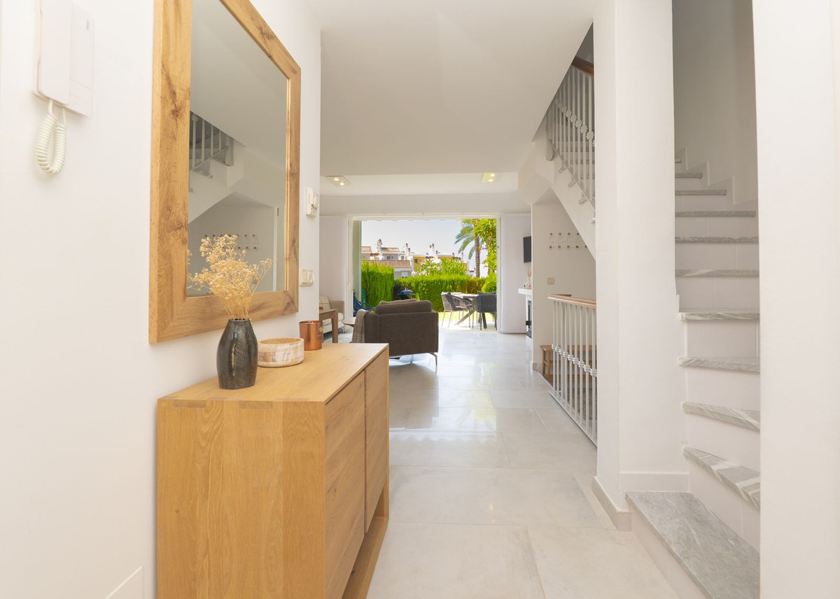 Huis te koop in Bahía de Marbella | 3 slaapkamers H5439658