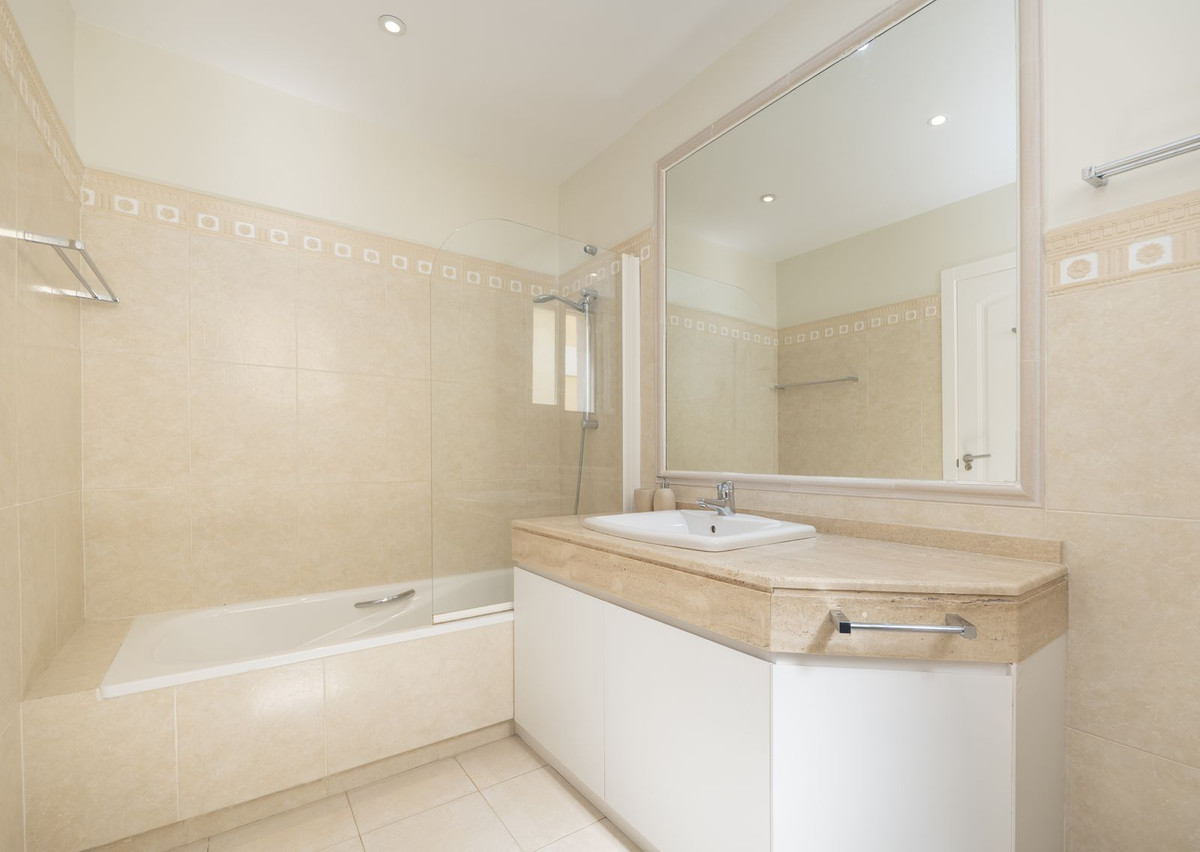 Huis te koop in Bahía de Marbella | 3 slaapkamers H5439658