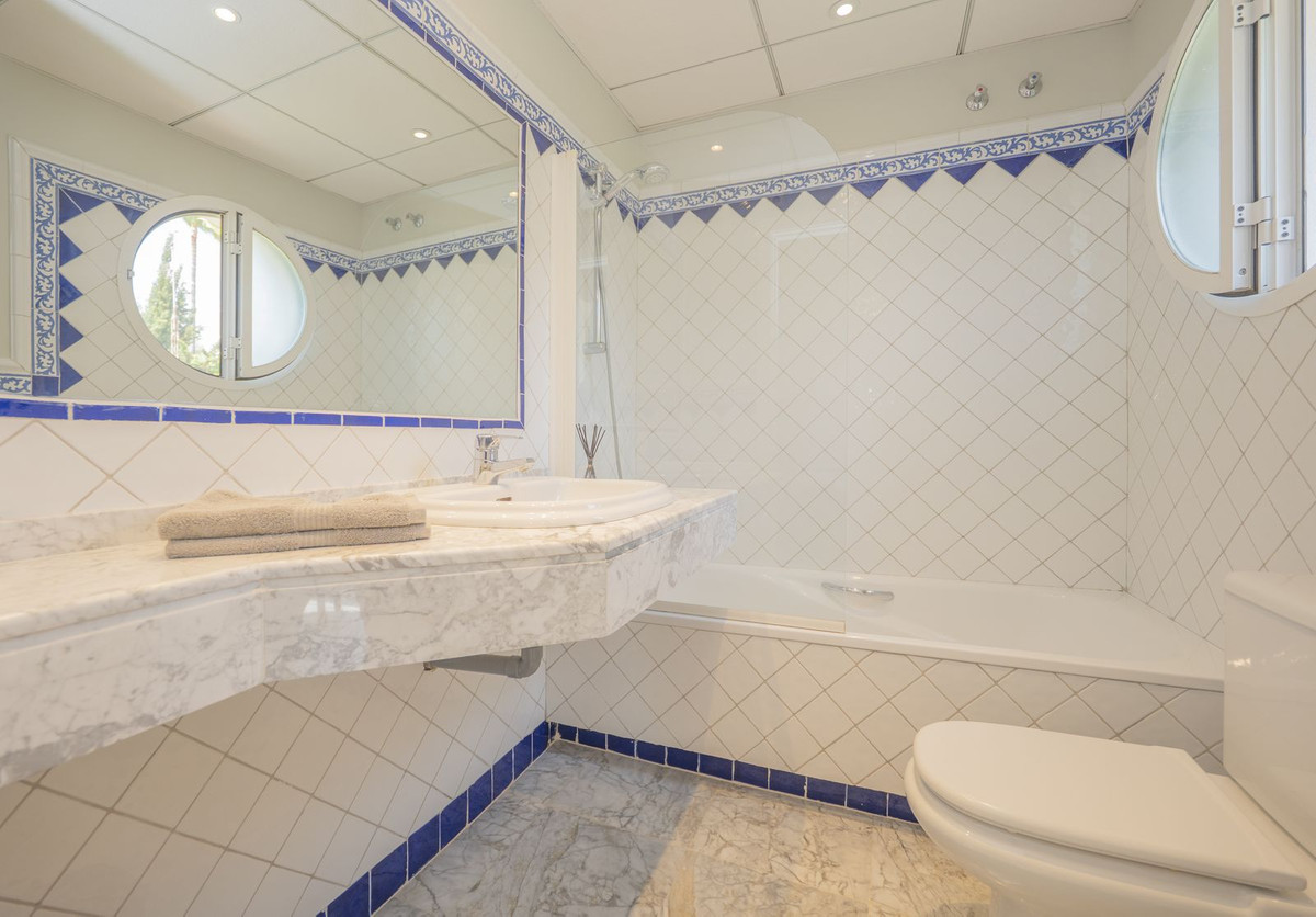 Huis te koop in Bahía de Marbella | 3 slaapkamers H5439658