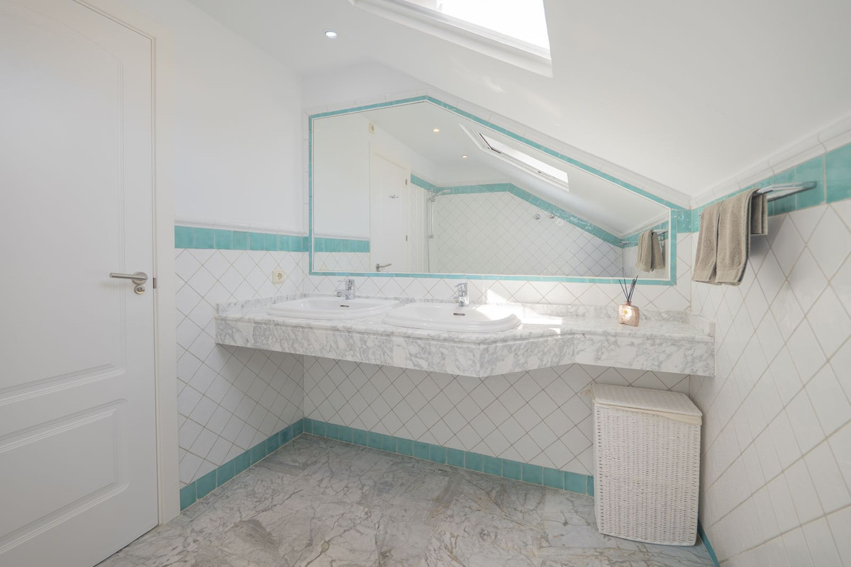 Huis te koop in Bahía de Marbella | 3 slaapkamers H5439658