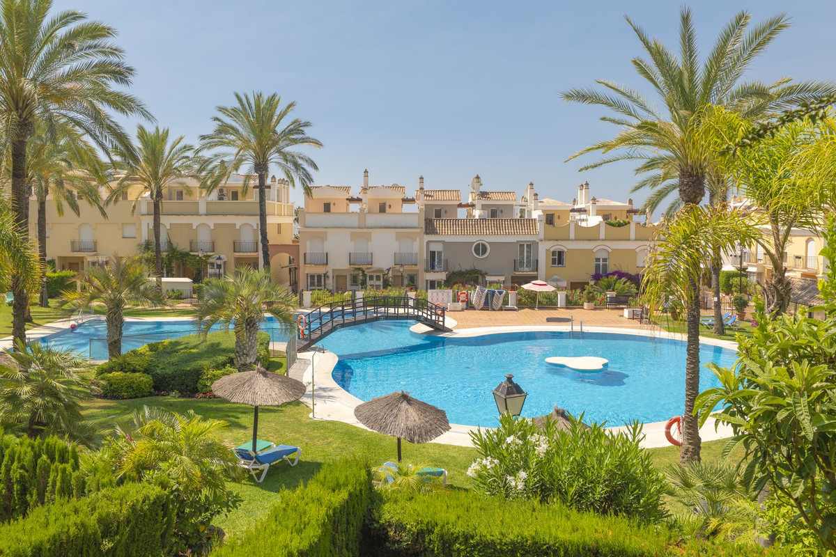 Huis te koop in Bahía de Marbella | 3 slaapkamers H5439658