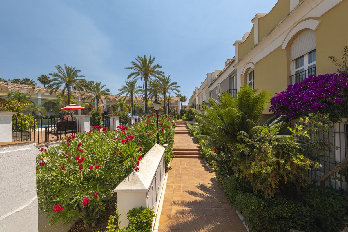 Huis te koop in Bahía de Marbella | 3 slaapkamers H5439658