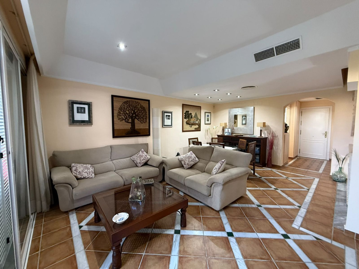 Huis te koop in Bahía de Marbella | 4 slaapkamers H5523553