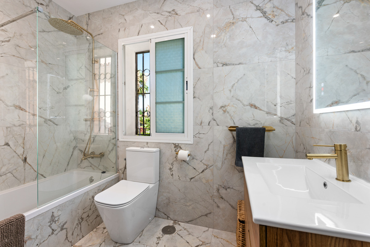Huis te koop in Bel Air | 4 slaapkamers H5106175