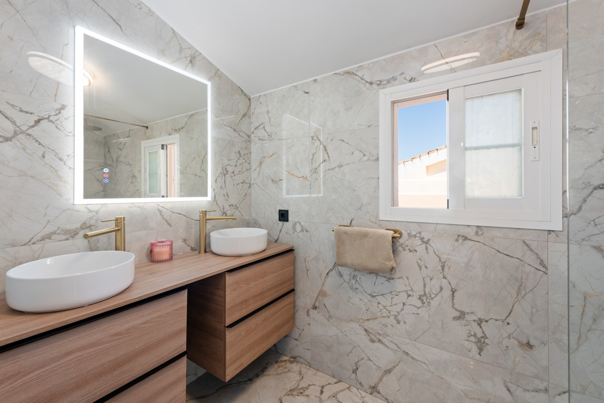 Huis te koop in Bel Air | 4 slaapkamers H5106175