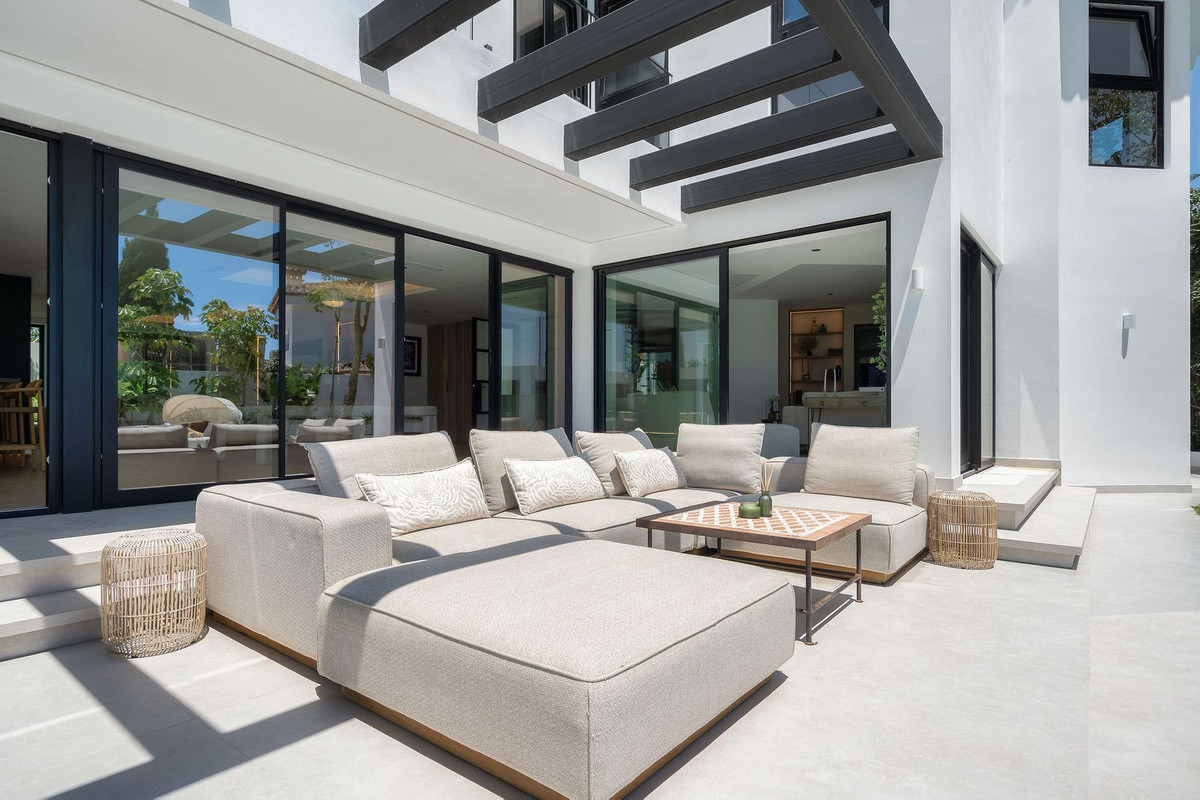 Huis te koop in Bel Air | 6 slaapkamers H5407000