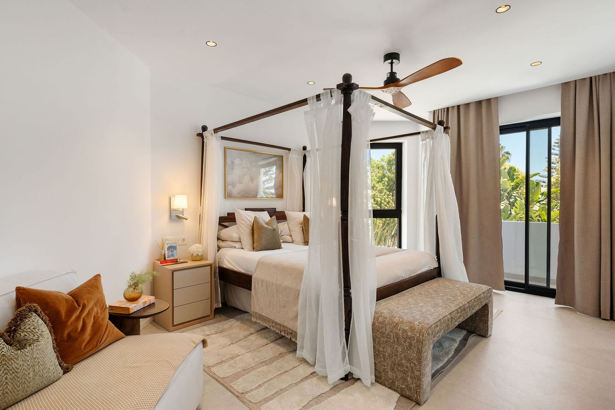 Huis te koop in Bel Air | 6 slaapkamers H5407000