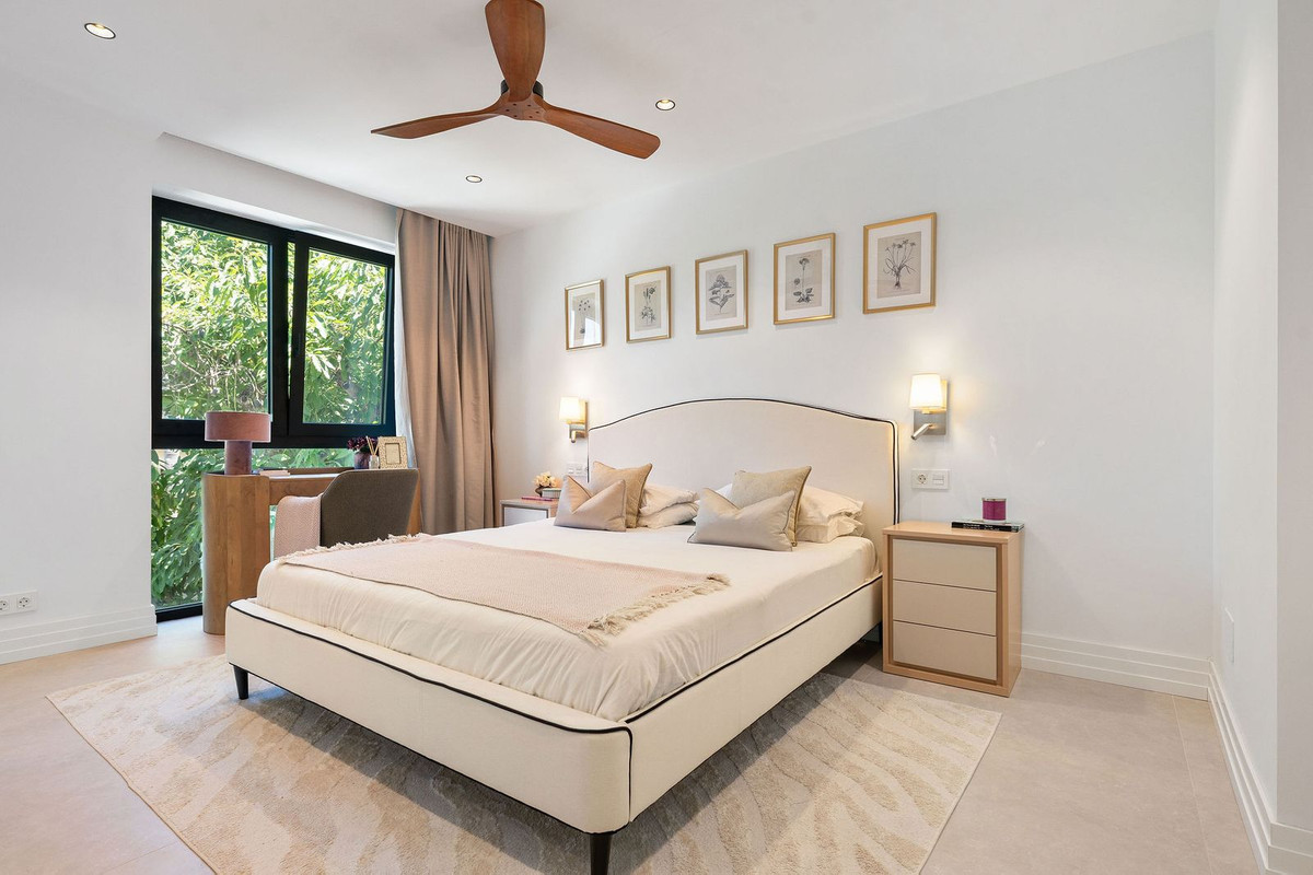 Huis te koop in Bel Air | 6 slaapkamers H5407000