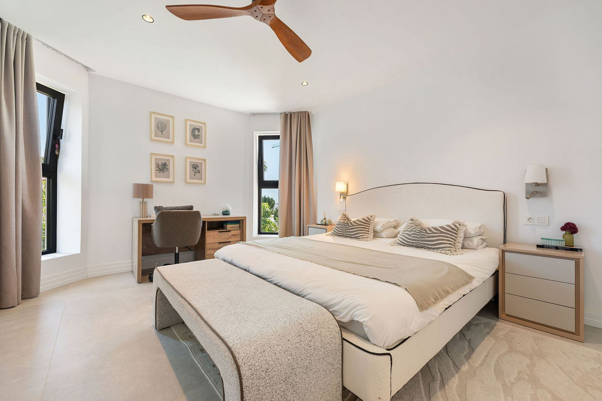 Huis te koop in Bel Air | 6 slaapkamers H5407000