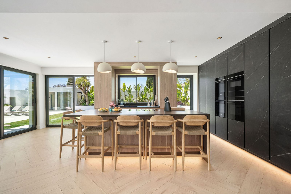 Huis te koop in Bel Air | 6 slaapkamers H5407000