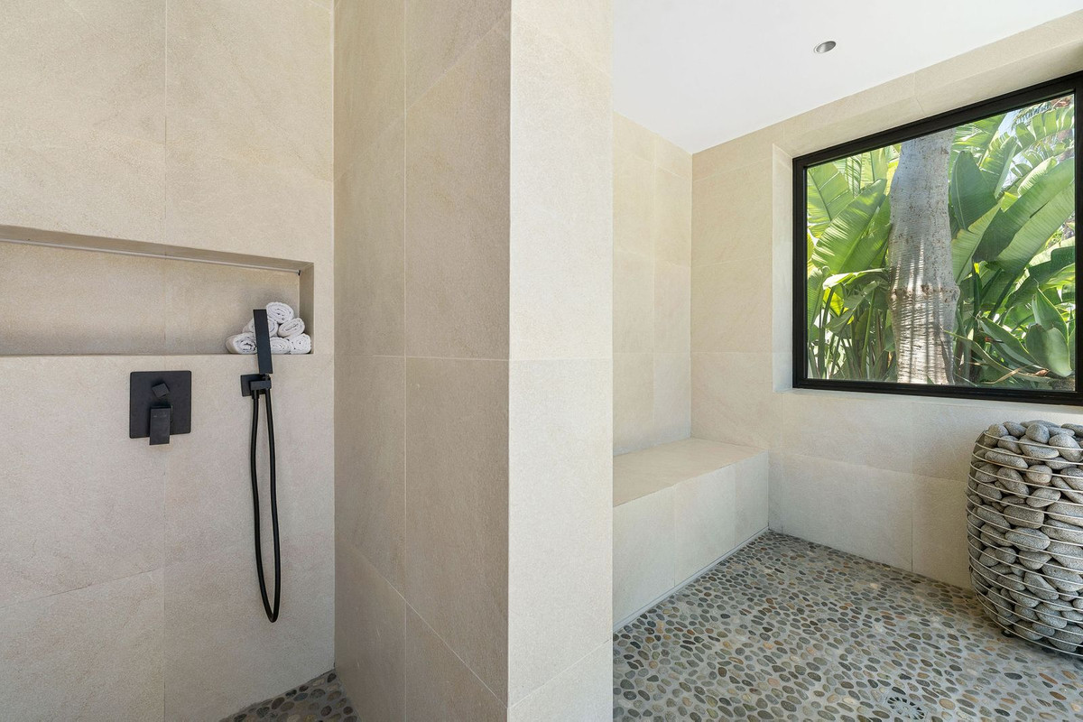 Huis te koop in Bel Air | 6 slaapkamers H5407000