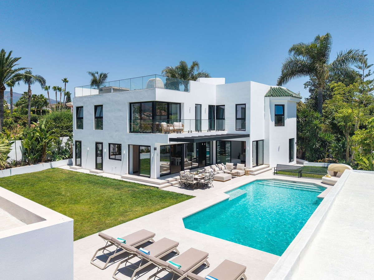 Huis te koop in Bel Air | 6 slaapkamers H5407000