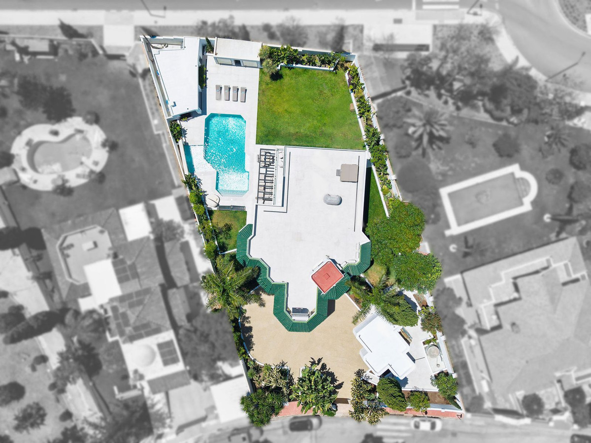 Huis te koop in Bel Air | 6 slaapkamers H5407000