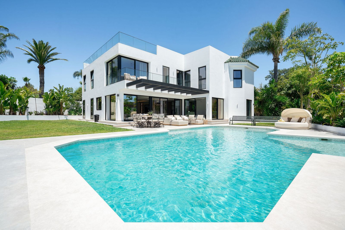 Huis te koop in Bel Air | 6 slaapkamers H5407000