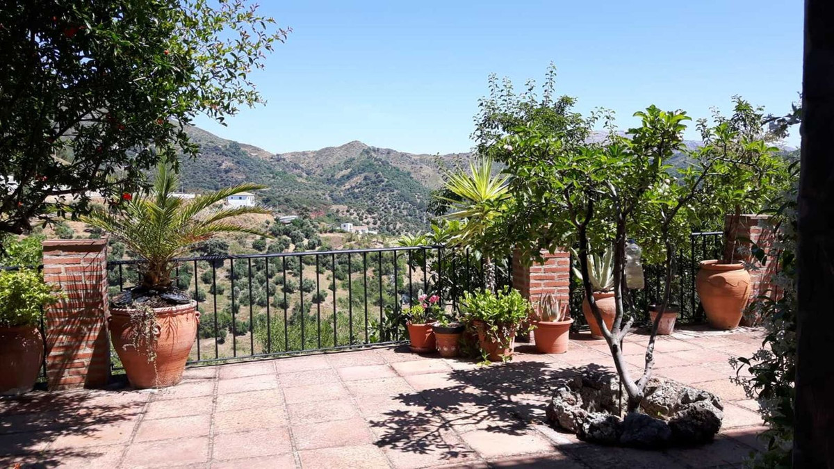 Detached Villa te koop in Benadalid | 5 slaapkamers H5037532