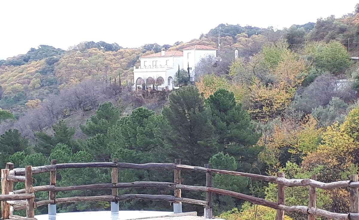 Detached Villa te koop in Benadalid | 5 slaapkamers H5037532