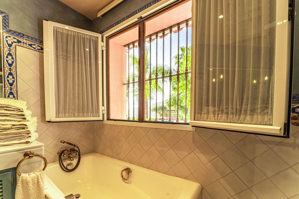Huis te koop in Benahavís | 5 slaapkamers H4265836
