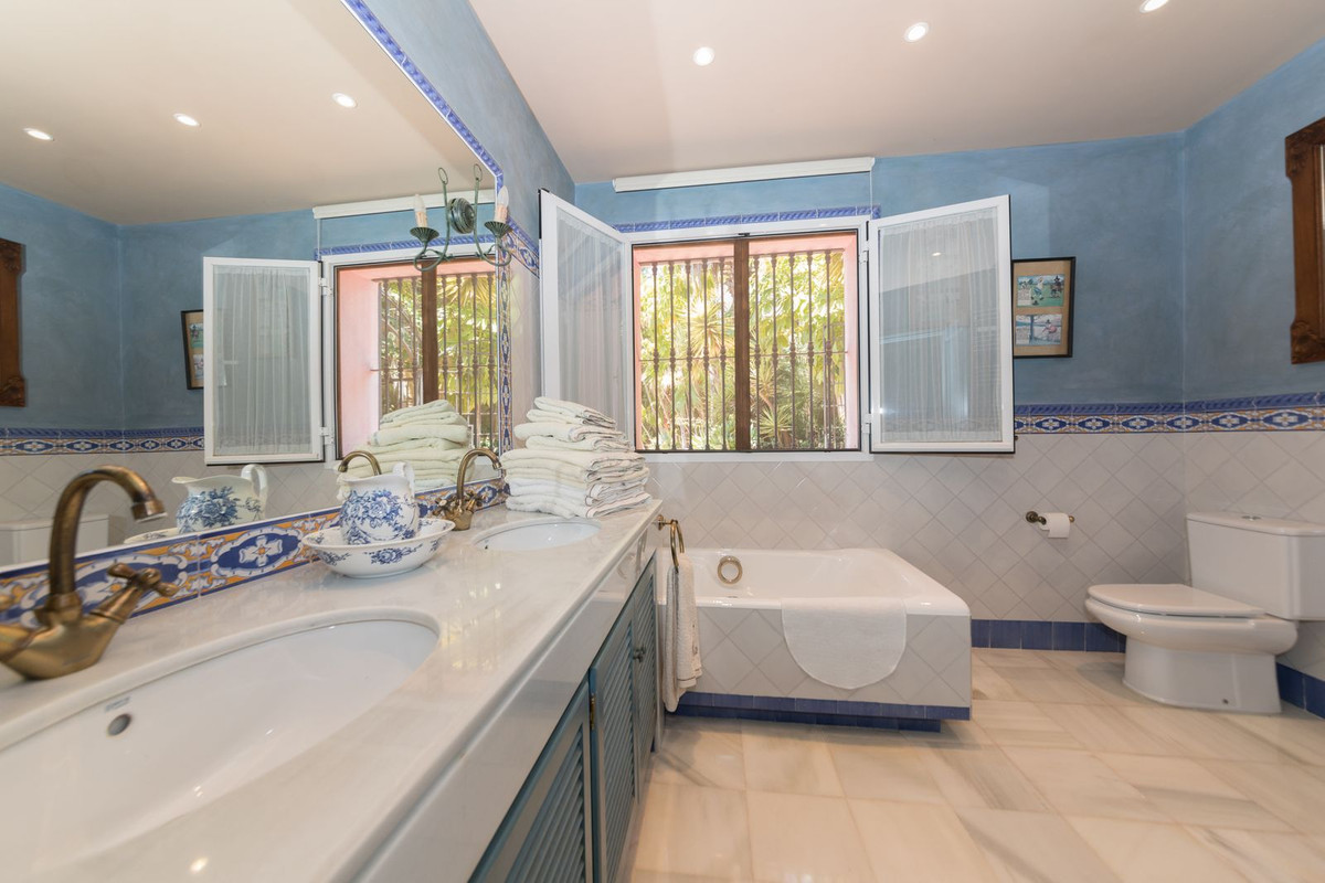 Huis te koop in Benahavís | 5 slaapkamers H4431136