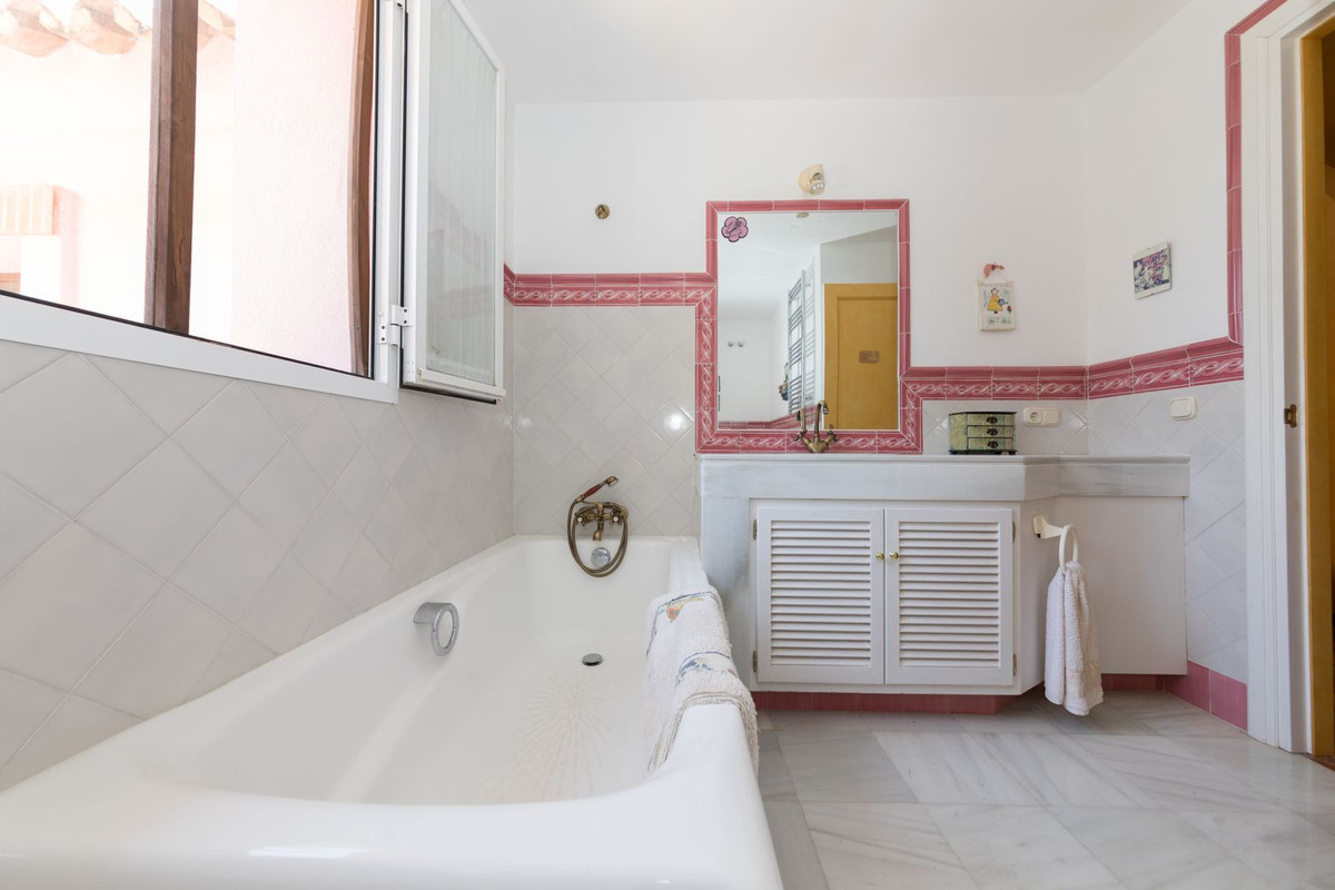 Huis te koop in Benahavís | 5 slaapkamers H4431136