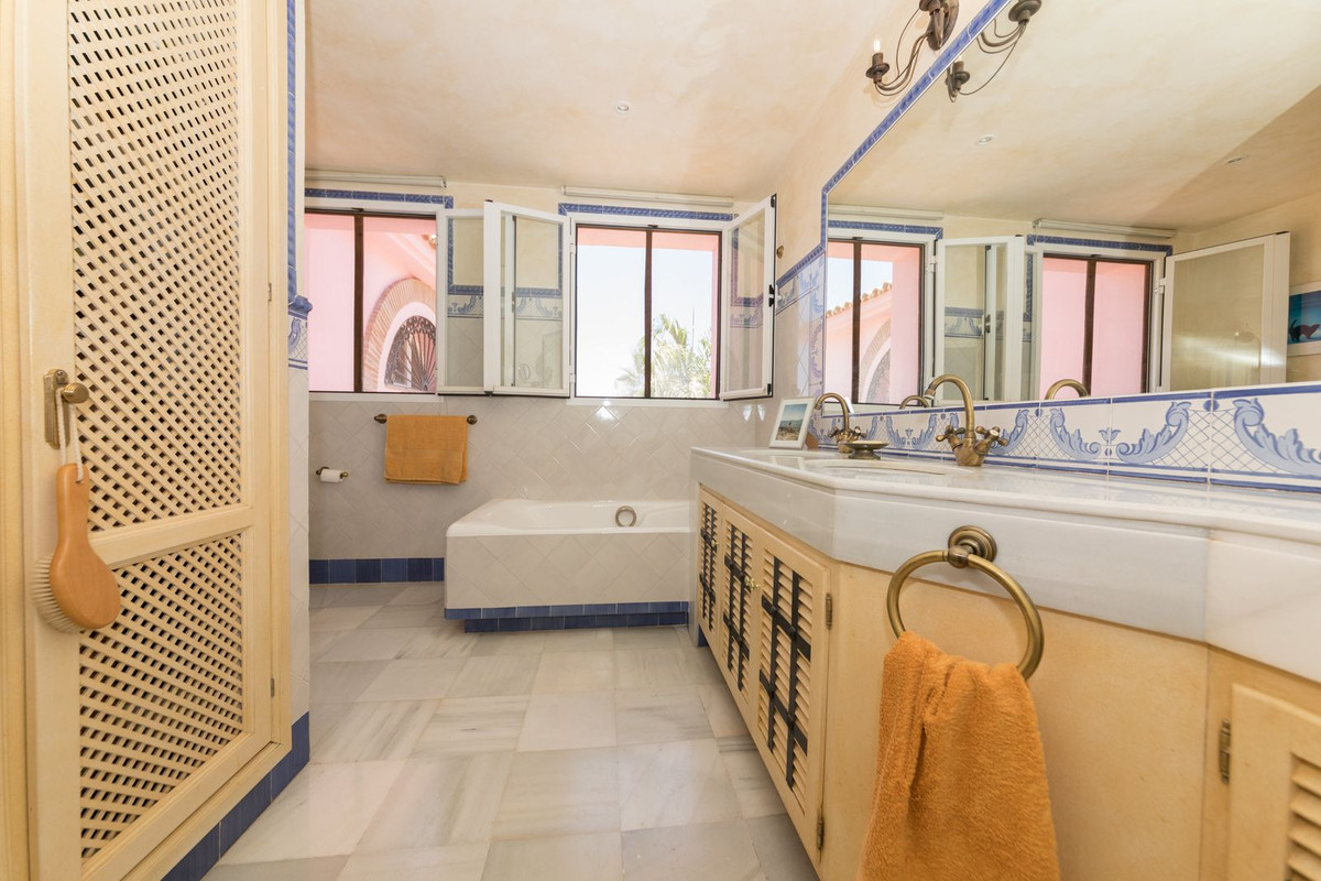 Huis te koop in Benahavís | 5 slaapkamers H4431136