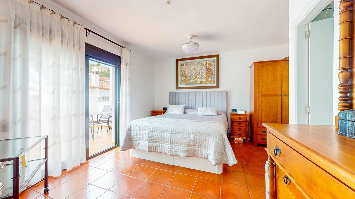 Huis te koop in Benahavís | 4 slaapkamers H4672972