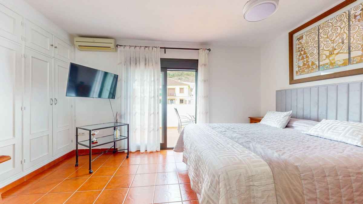 Huis te koop in Benahavís | 4 slaapkamers H4672972