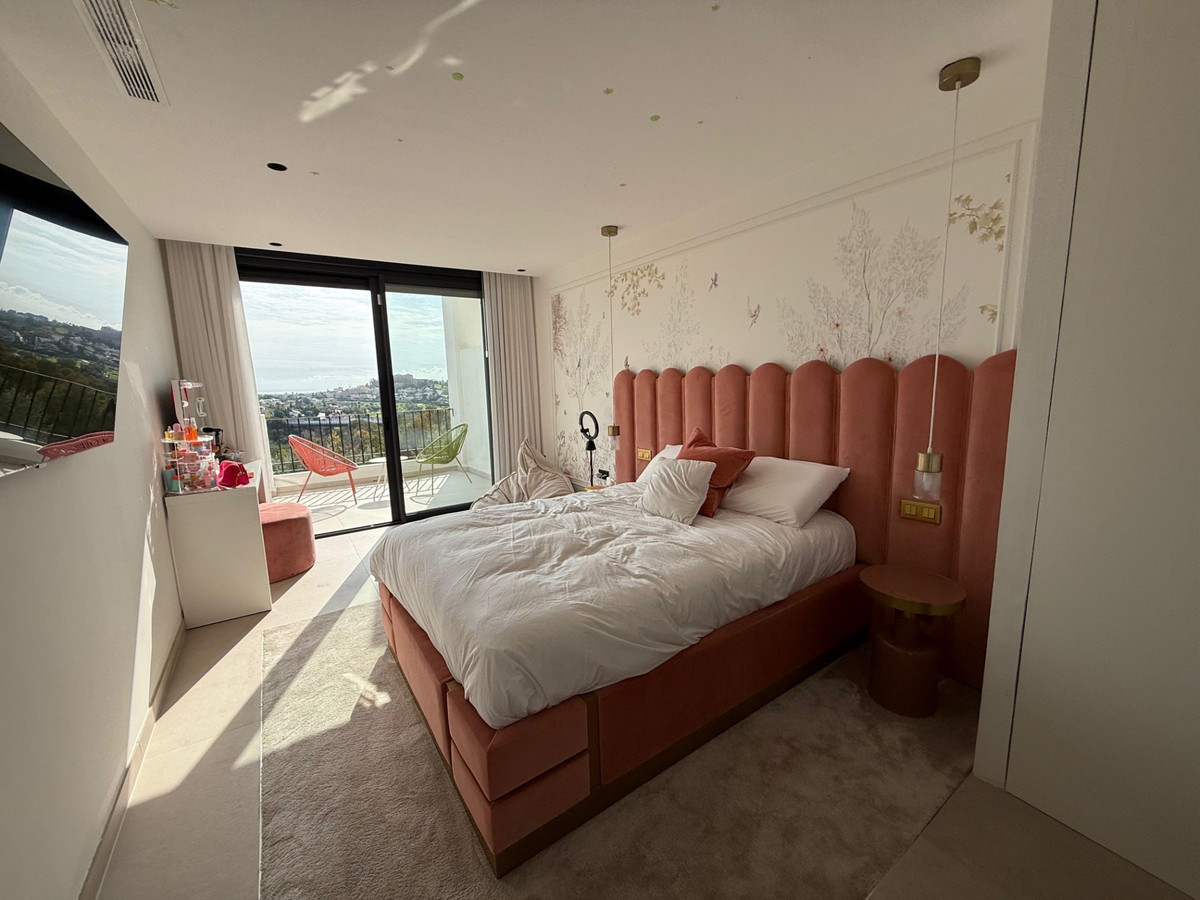 Townhouse for sale in Benahavís | 4 bedrooms H4675783