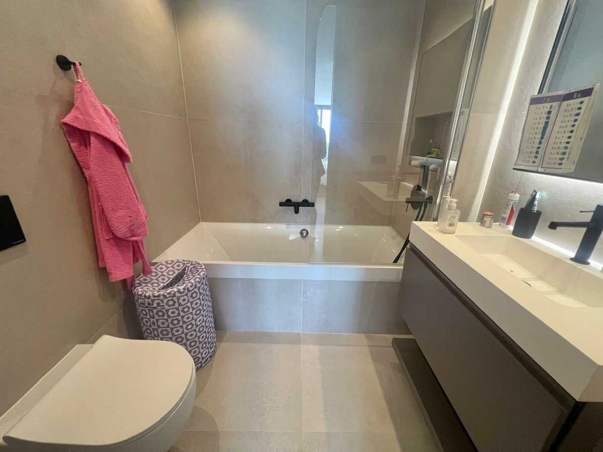 Townhouse for sale in Benahavís | 4 bedrooms H4675783