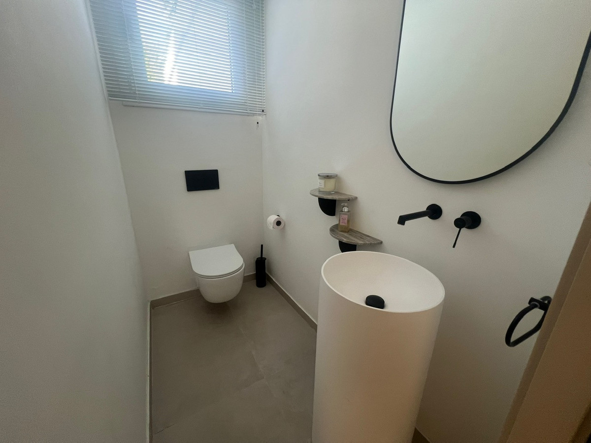 Townhouse for sale in Benahavís | 4 bedrooms H4675783