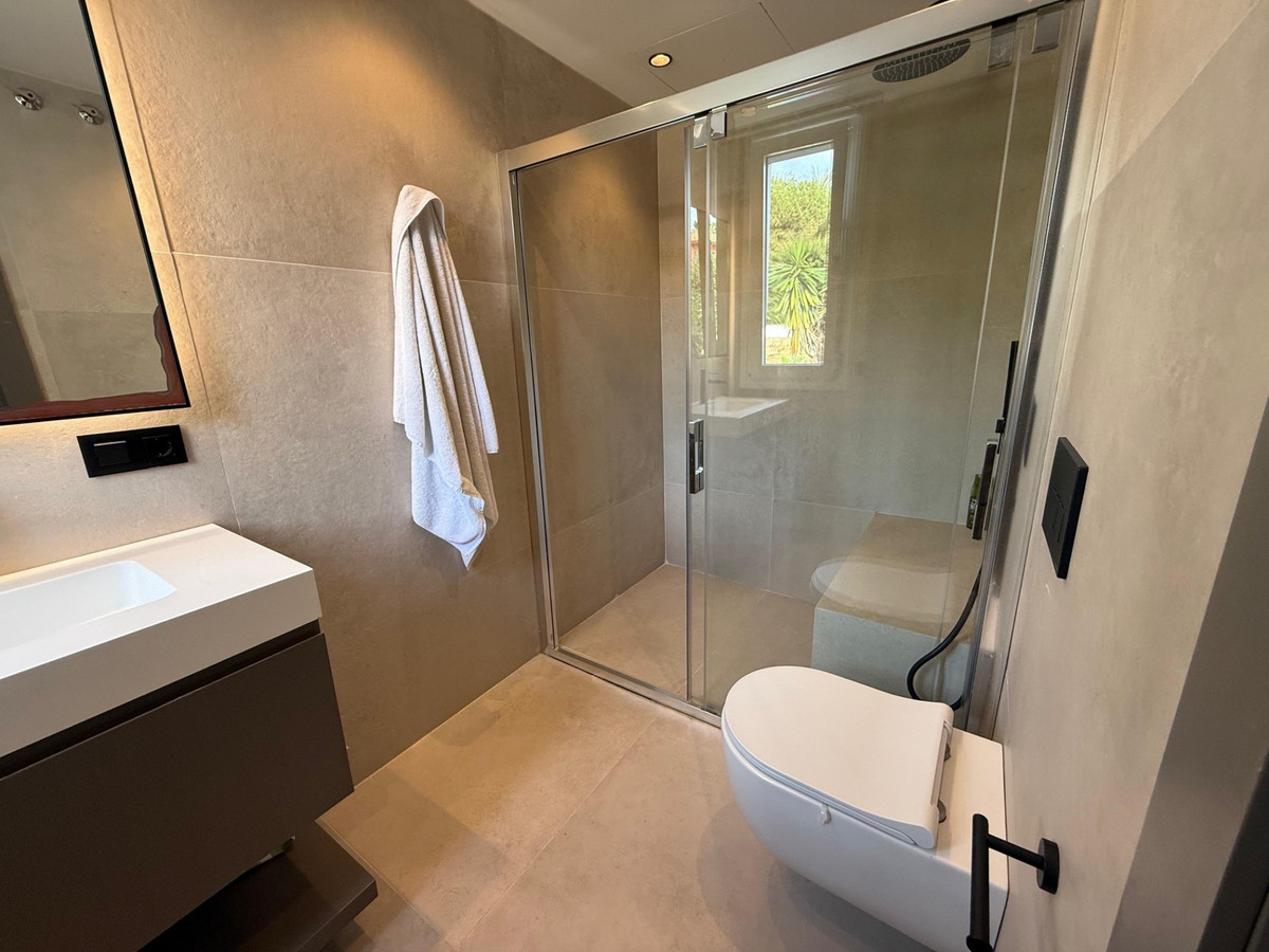 Townhouse for sale in Benahavís | 4 bedrooms H4675783