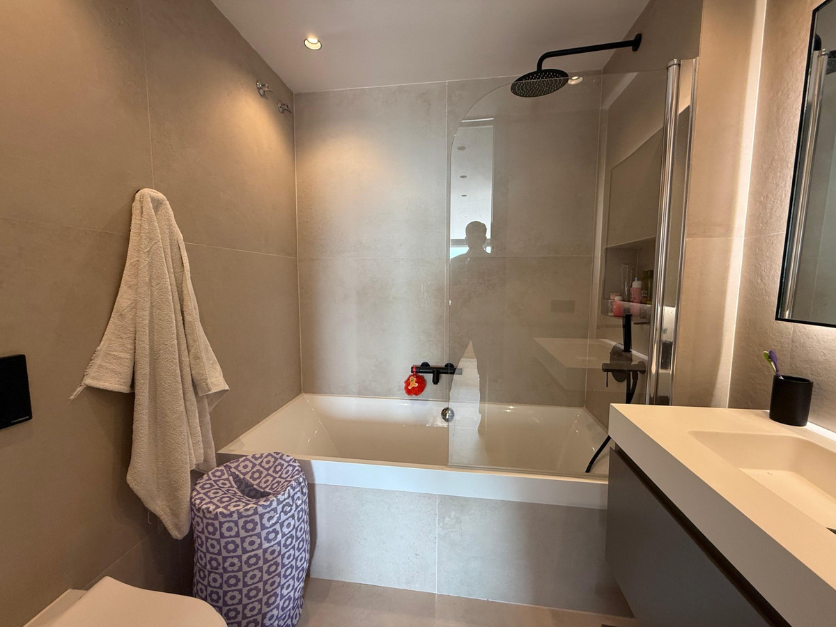 Townhouse for sale in Benahavís | 4 bedrooms H4675783
