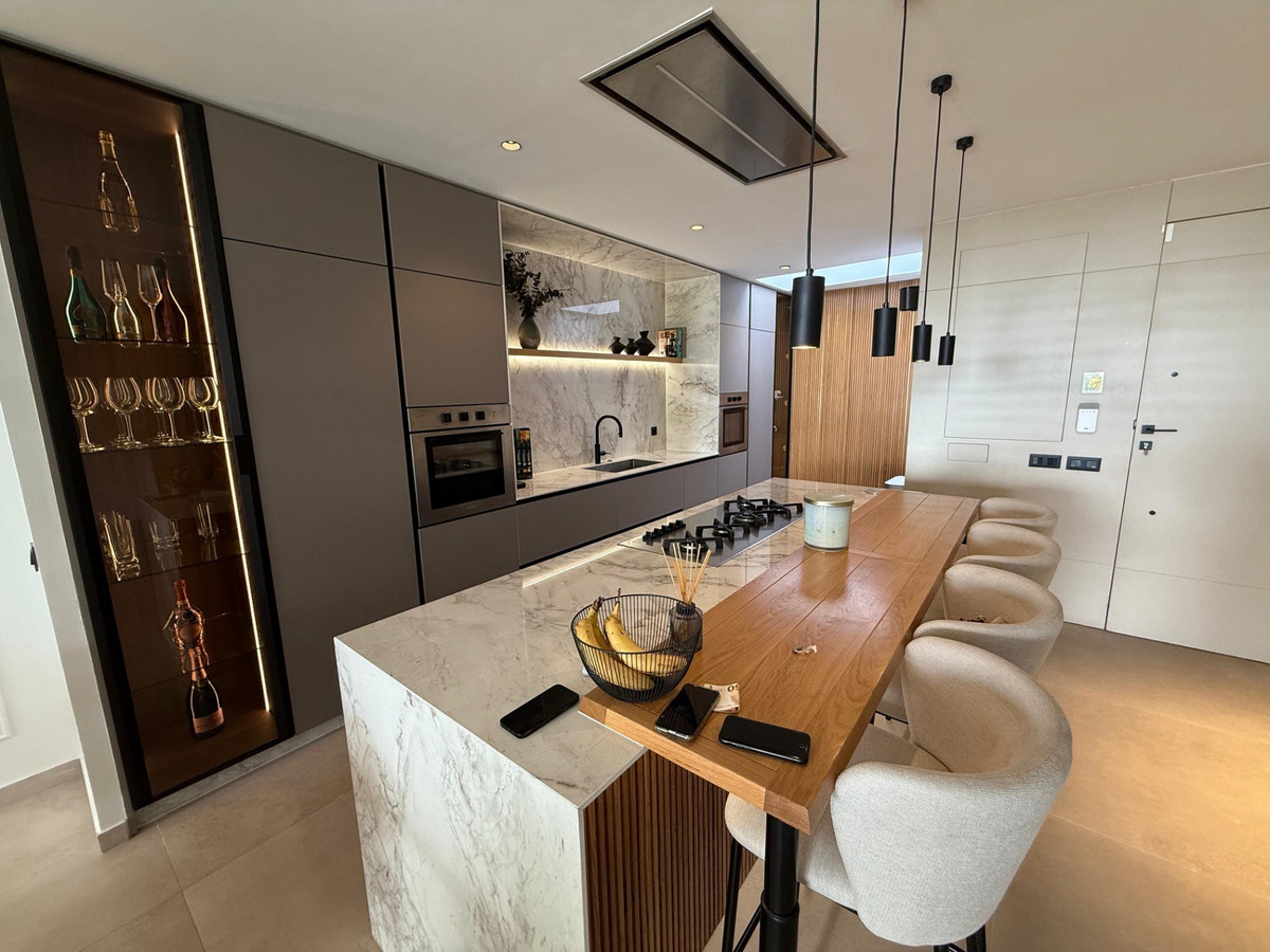 Townhouse for sale in Benahavís | 4 bedrooms H4675783