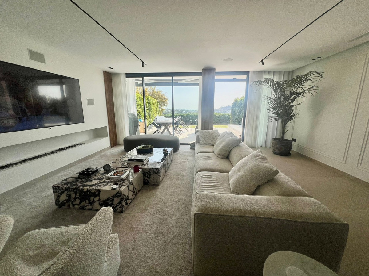 Townhouse for sale in Benahavís | 4 bedrooms H4675783