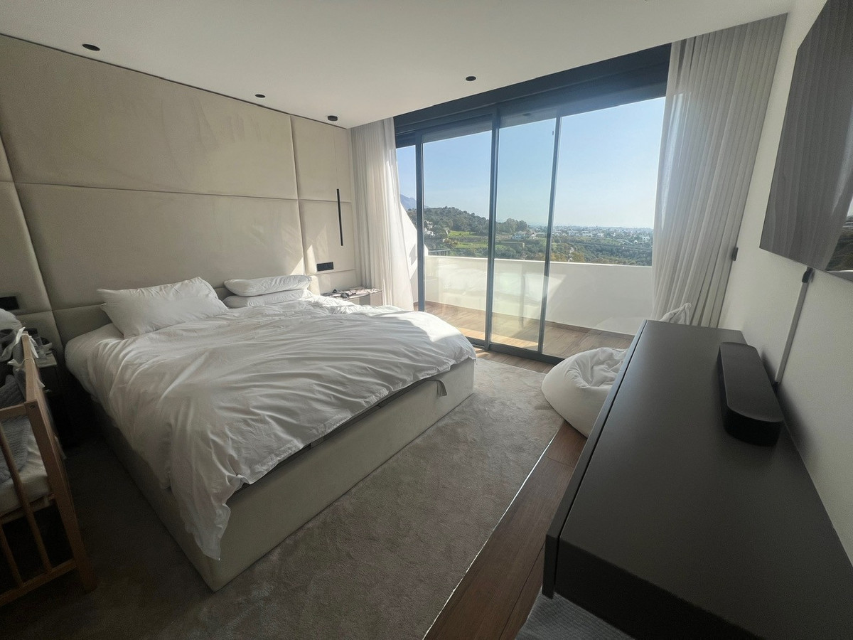 Townhouse for sale in Benahavís | 4 bedrooms H4675783