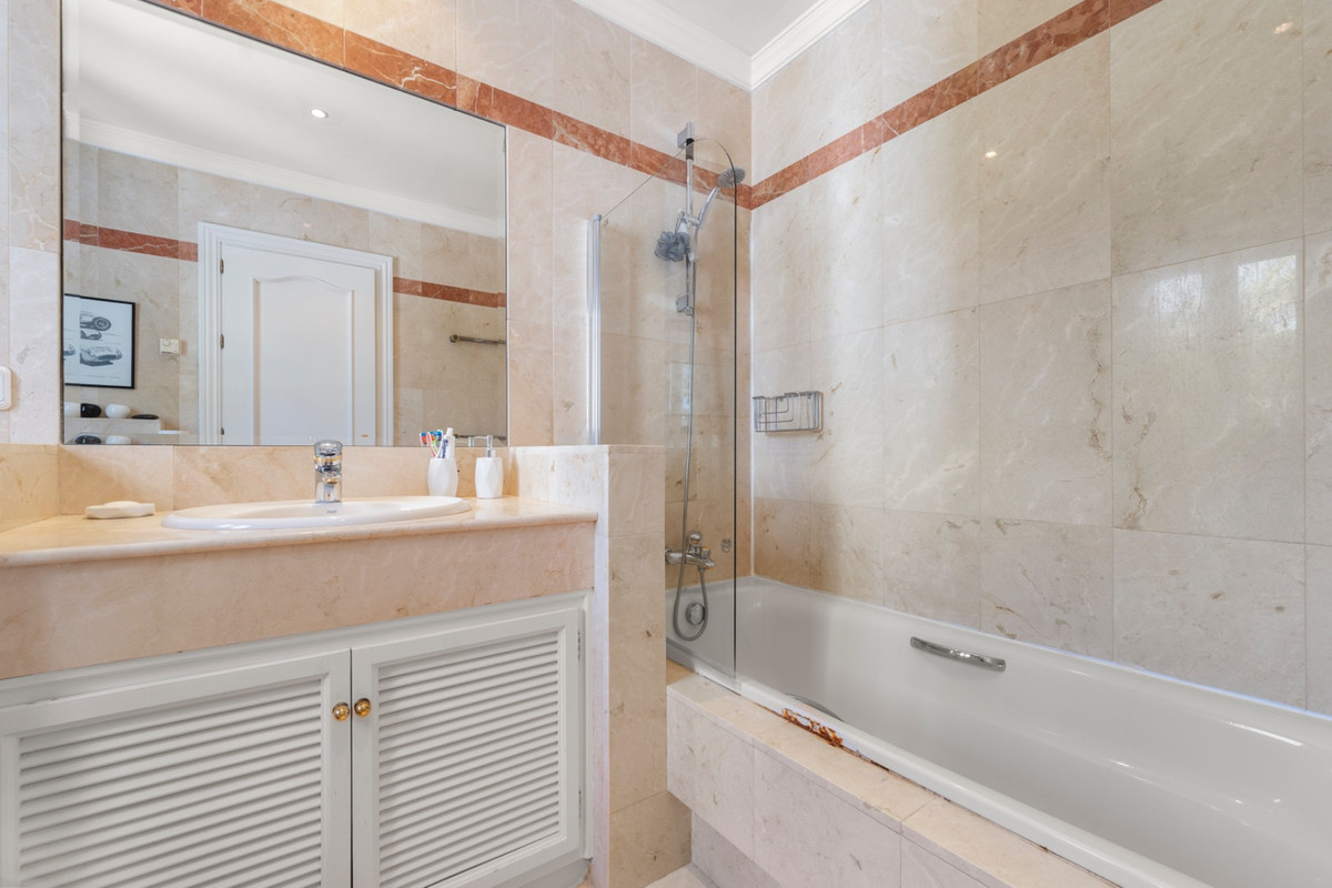 Huis te koop in Benahavís | 5 slaapkamers H4801930