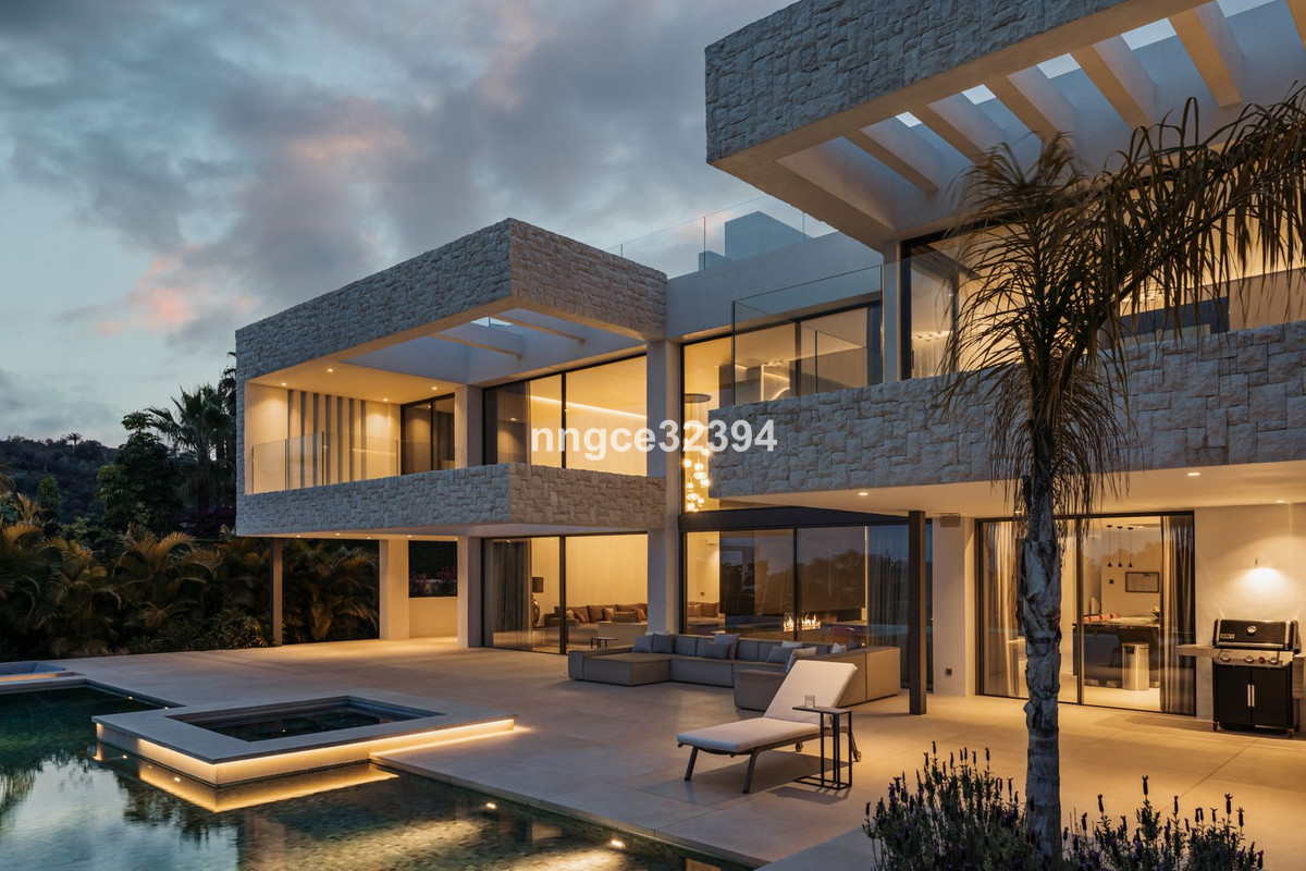 Detached Villa for sale in Benahavís | 5 bedrooms H4929013