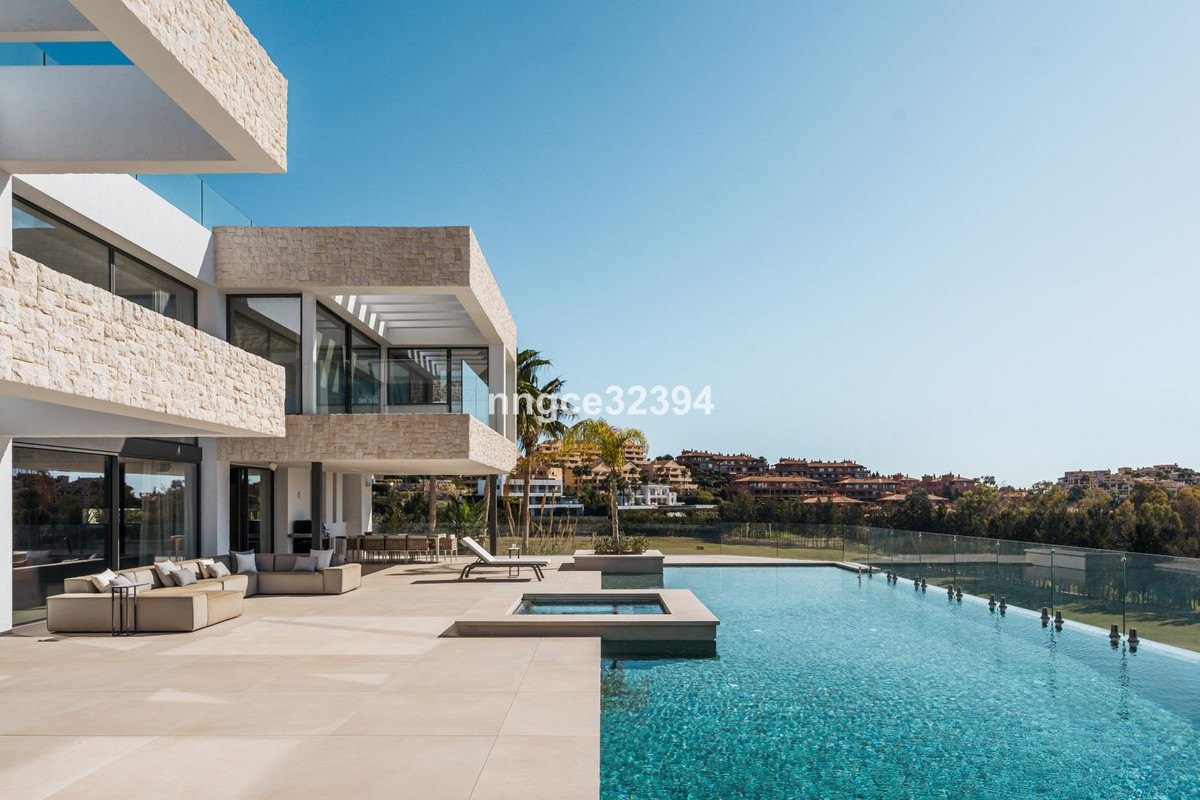 Detached Villa for sale in Benahavís | 5 bedrooms H4929013
