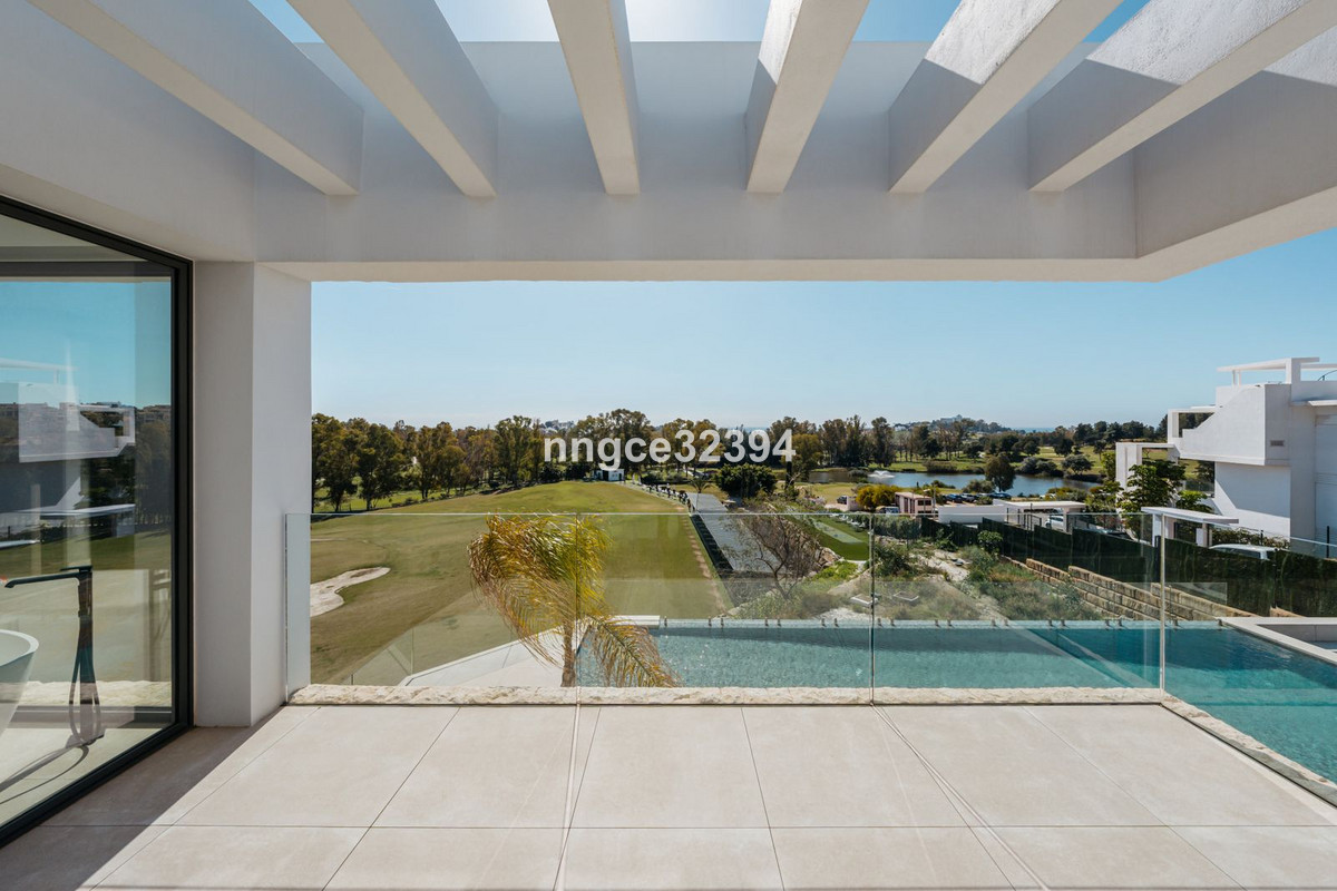 Detached Villa for sale in Benahavís | 5 bedrooms H4929013
