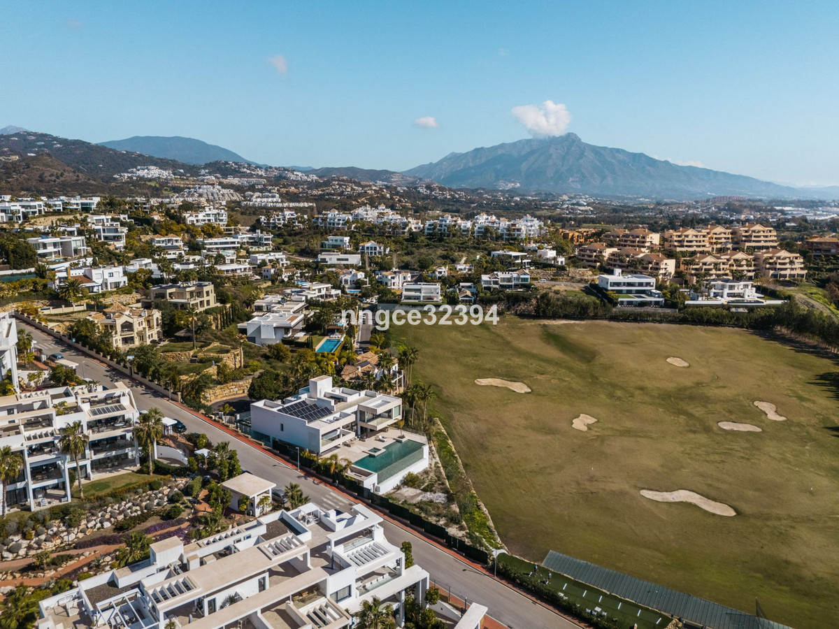 Detached Villa for sale in Benahavís | 5 bedrooms H4929013