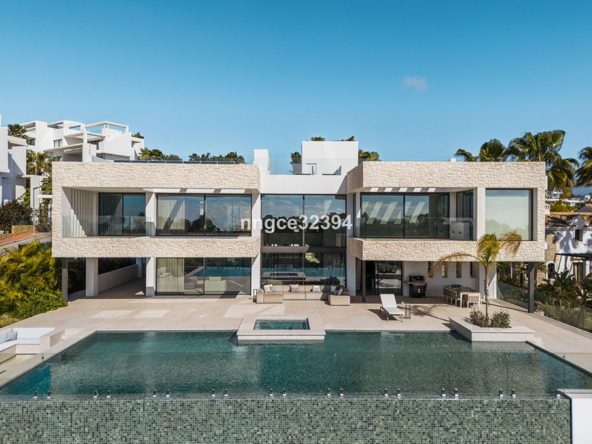 Detached Villa for sale in Benahavís | 5 bedrooms H4929013